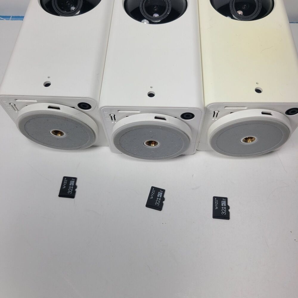LOT of 4 Wyze Cam Pan WYZECP1 WYZEC2 1080p Wi-Fi  Security Camera w/ Adapters - Picture 9 of 9